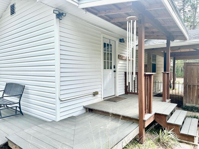 177 Twin Lakes Drive, Defuniak Springs, FL 32433