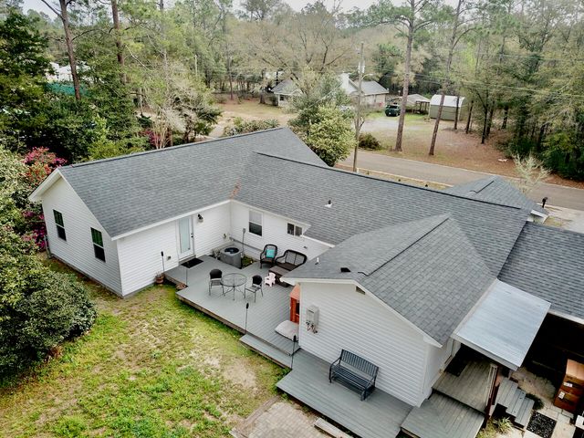 177 Twin Lakes Drive, Defuniak Springs, FL 32433