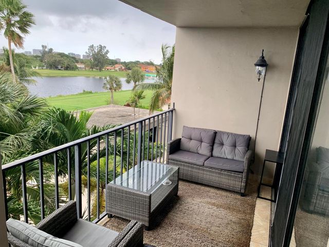 1830 Embassy Drive 412, West Palm Beach, FL 33401