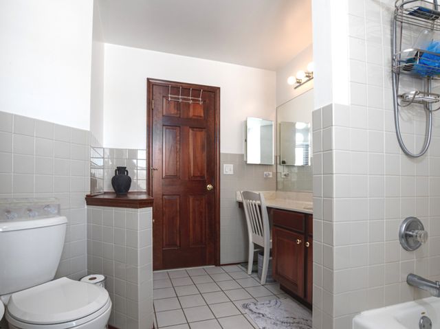 1351 Callen Lane, Des Plaines, IL 60016