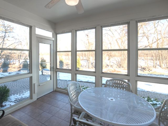 1351 Callen Lane, Des Plaines, IL 60016