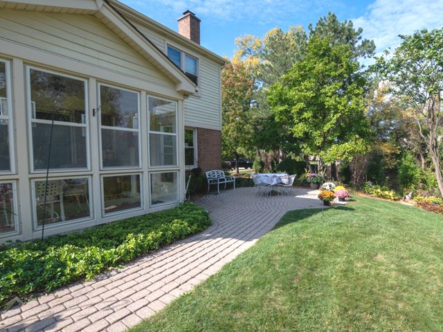 1351 Callen Lane, Des Plaines, IL 60016