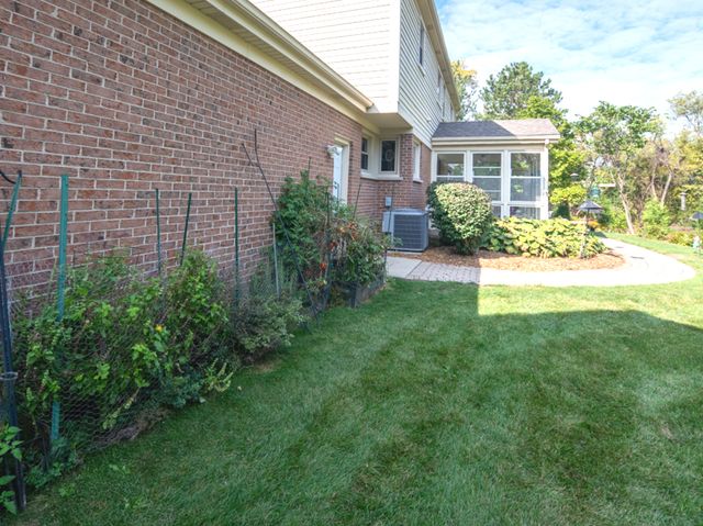 1351 Callen Lane, Des Plaines, IL 60016