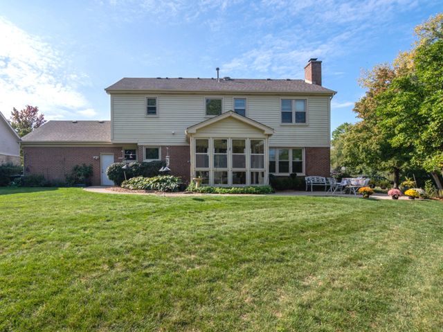 1351 Callen Lane, Des Plaines, IL 60016
