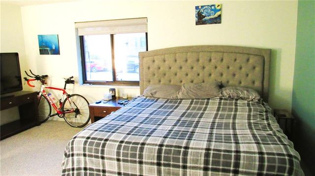 803 W 48th Street 101, Kansas City, MO 64112