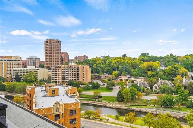 803 W 48th Street 101, Kansas City, MO 64112