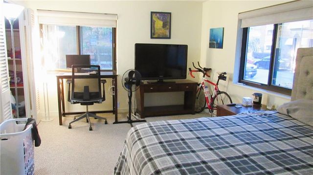 803 W 48th Street 101, Kansas City, MO 64112