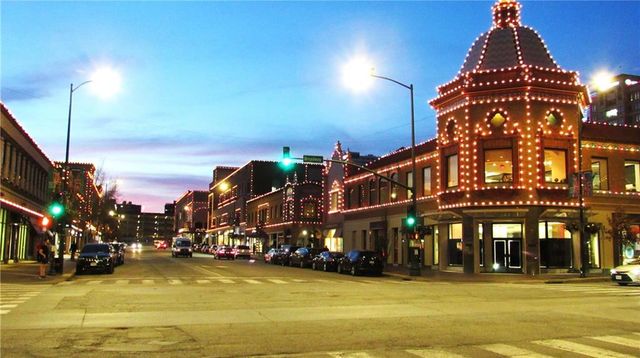 803 W 48th Street 101, Kansas City, MO 64112