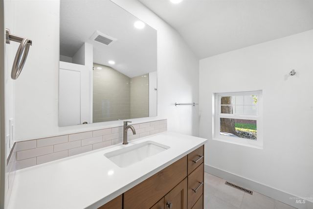 2141 W Beacon Light Rd, Eagle, ID 83616