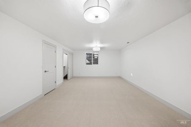 2141 W Beacon Light Rd, Eagle, ID 83616