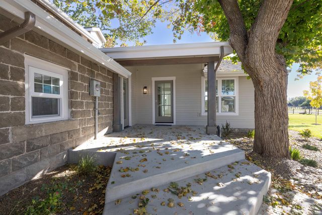 2141 W Beacon Light Rd, Eagle, ID 83616