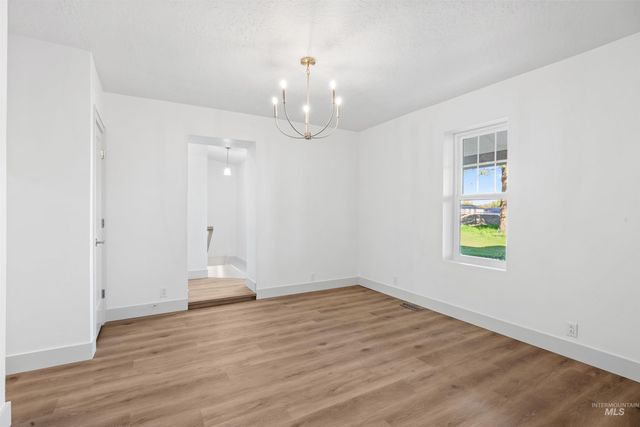 2141 W Beacon Light Rd, Eagle, ID 83616