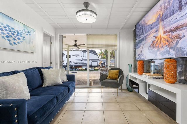 1018 S C St, Lake Worth, FL 33460