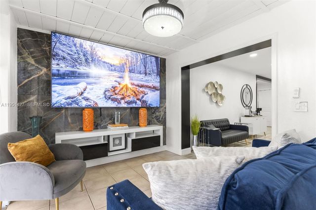 1018 S C St, Lake Worth, FL 33460