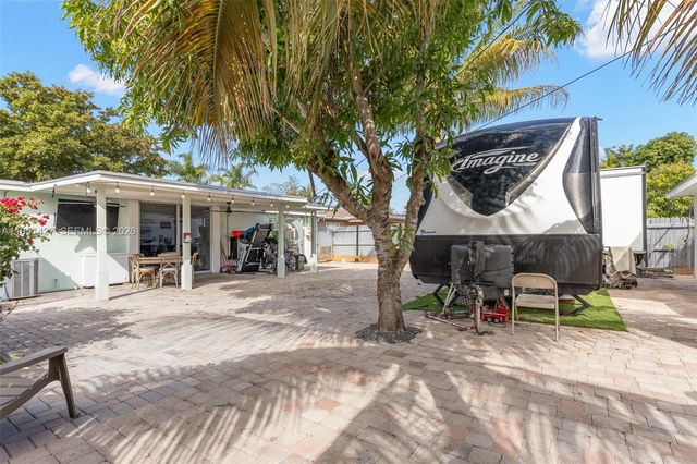 1018 S C St, Lake Worth, FL 33460