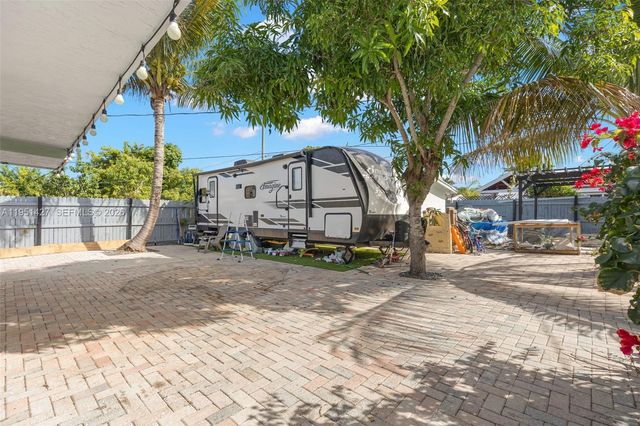 1018 S C St, Lake Worth, FL 33460