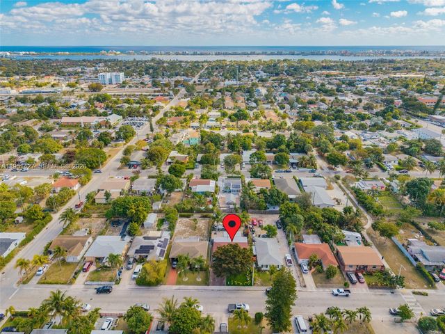 1018 S C St, Lake Worth, FL 33460