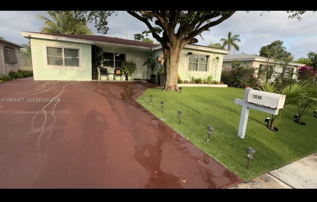 1018 S C St, Lake Worth, FL 33460