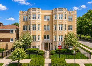 6201 N Oakley Avenue 2, Chicago, IL 60659