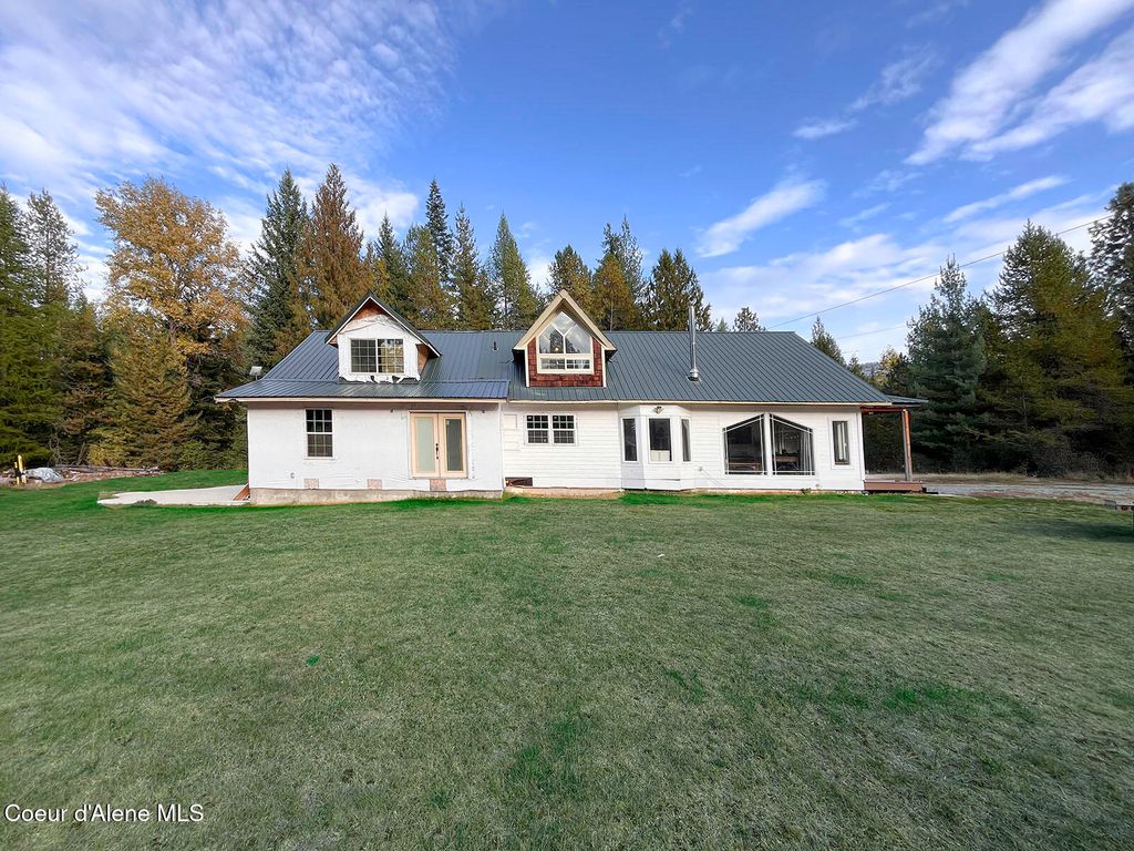 128 Westley Lane, Priest River, ID 83856