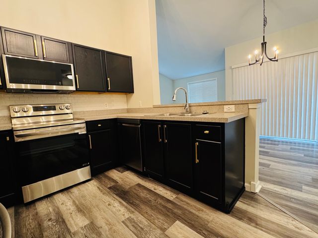 128 Bertram Drive M, Yorkville, IL 60560