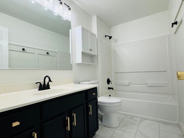 128 Bertram Drive M, Yorkville, IL 60560
