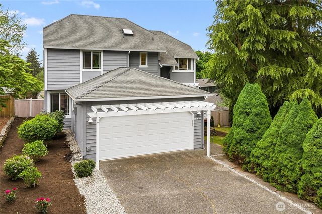 10825 158th Court NE, Redmond, WA 98052