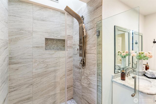 10825 158th Court NE, Redmond, WA 98052