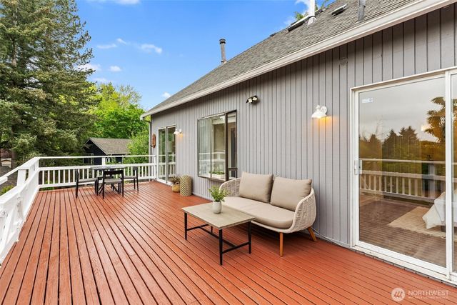 10825 158th Court NE, Redmond, WA 98052