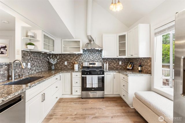 10825 158th Court NE, Redmond, WA 98052