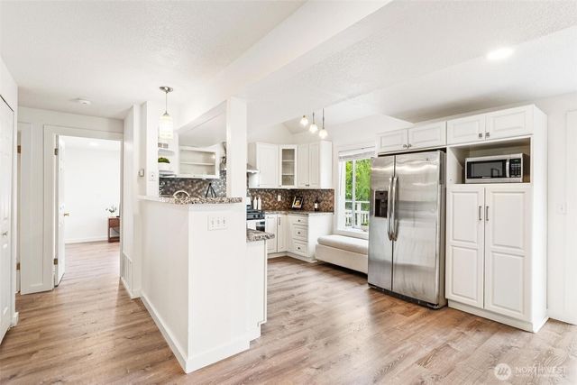 10825 158th Court NE, Redmond, WA 98052