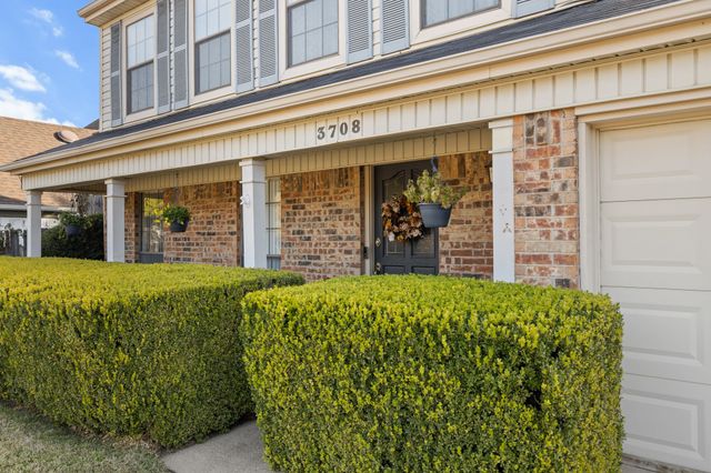 3708 Windsong Lane, Bedford, TX 76021