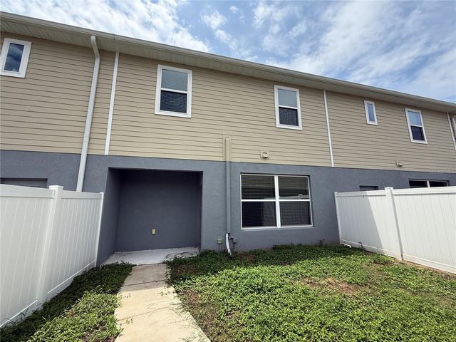 5072 AVALON PARK BOULEVARD, Wesley Chapel, FL 33545