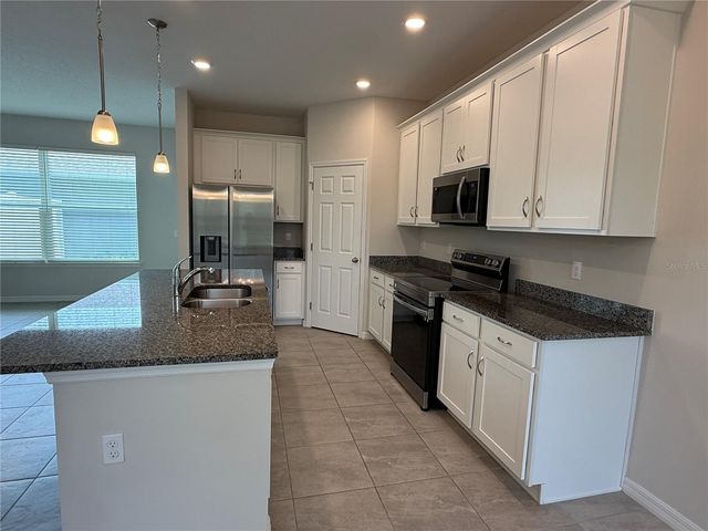 5072 AVALON PARK BOULEVARD, Wesley Chapel, FL 33545