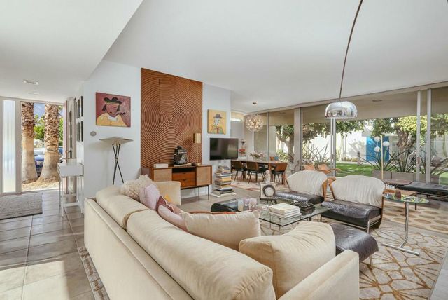 17 Desert Lakes Drive, Palm Springs, CA 92264