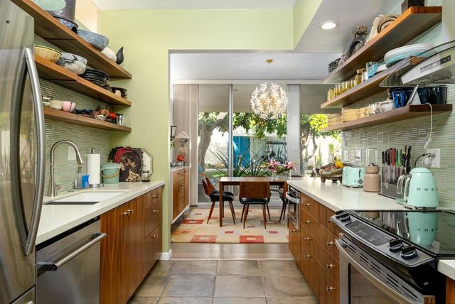 17 Desert Lakes Drive, Palm Springs, CA 92264