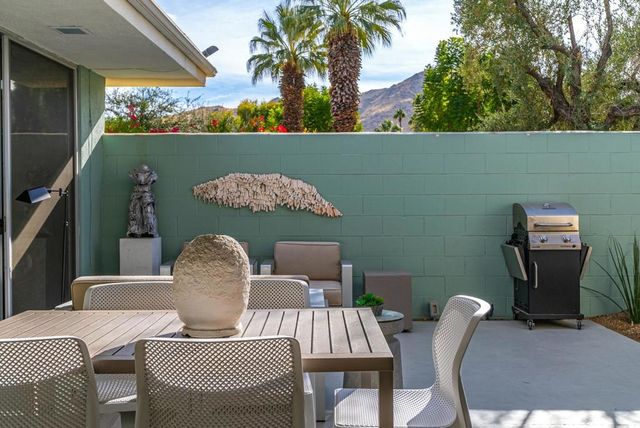 17 Desert Lakes Drive, Palm Springs, CA 92264