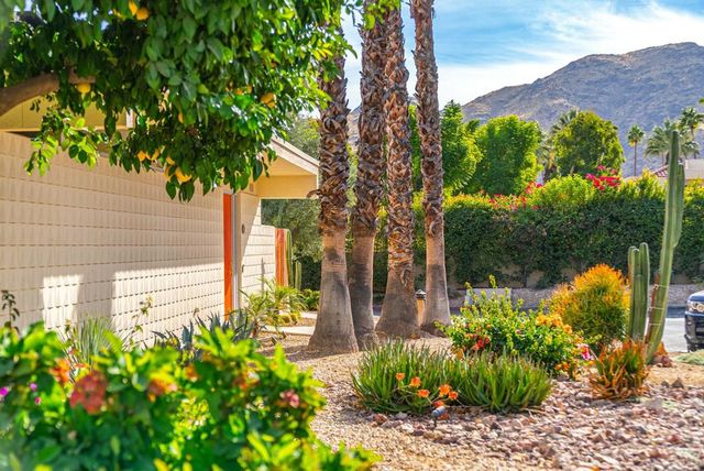17 Desert Lakes Drive, Palm Springs, CA 92264