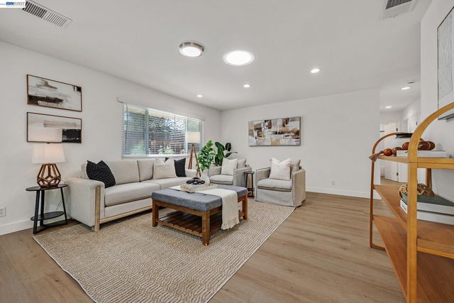 318 Almond, San Ramon, CA 94583