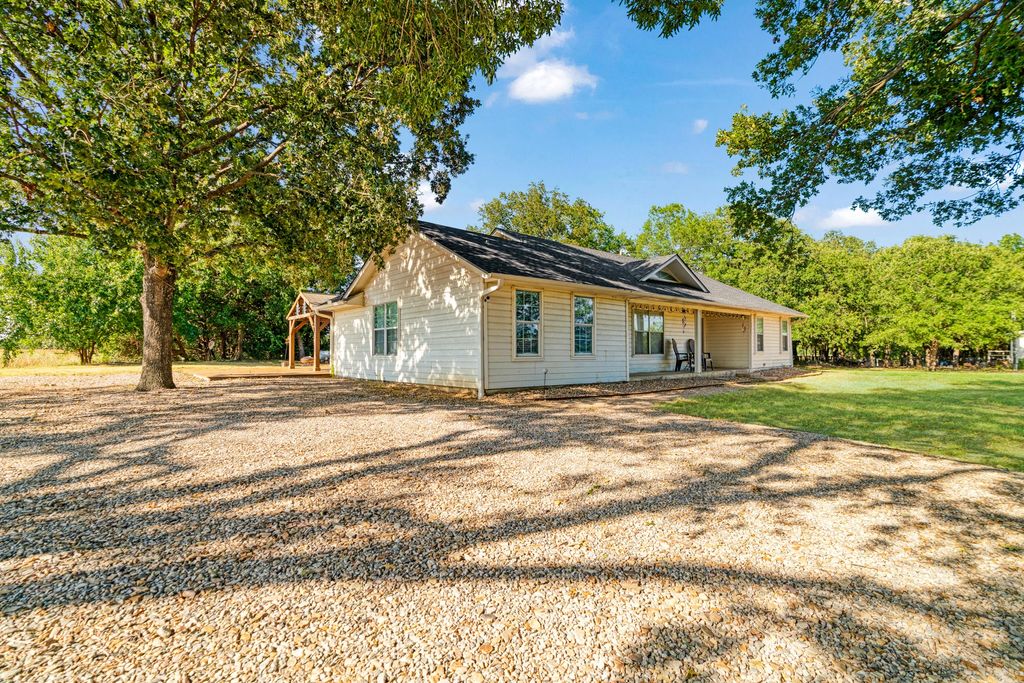 10891 Farm Road 1497, Paris, TX 75462
