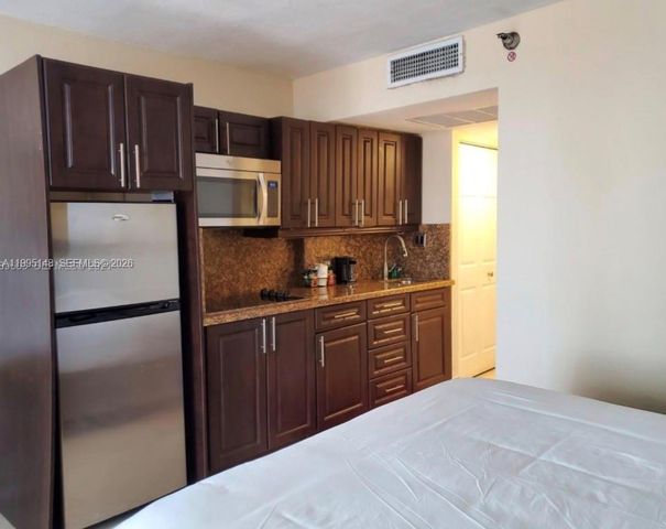 19201 Collins Ave 302, Sunny Isles Beach, FL 33160