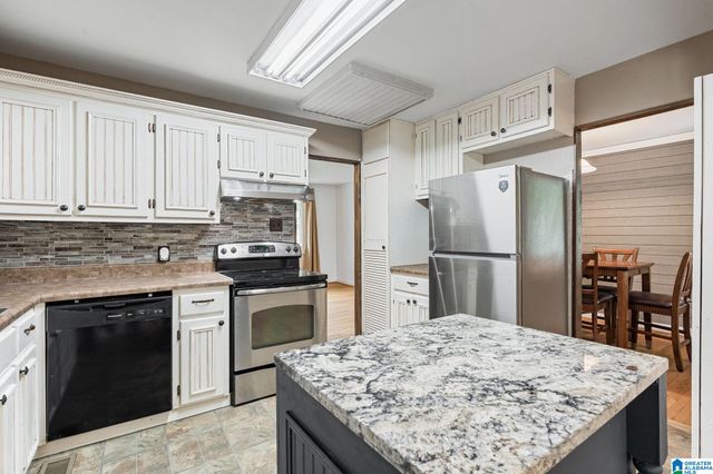 1400 GOLDEN DRIVE, Bessemer, AL 35023