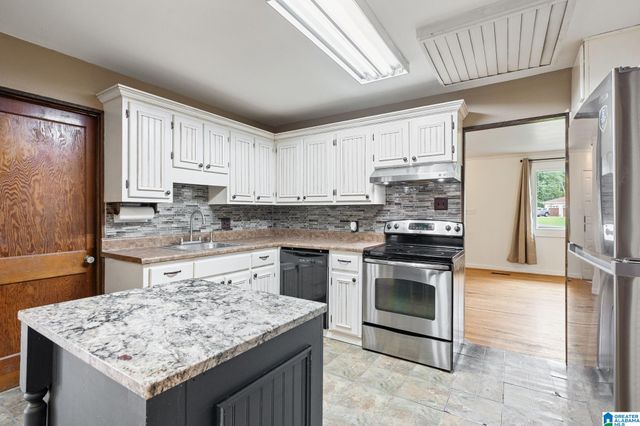 1400 GOLDEN DRIVE, Bessemer, AL 35023
