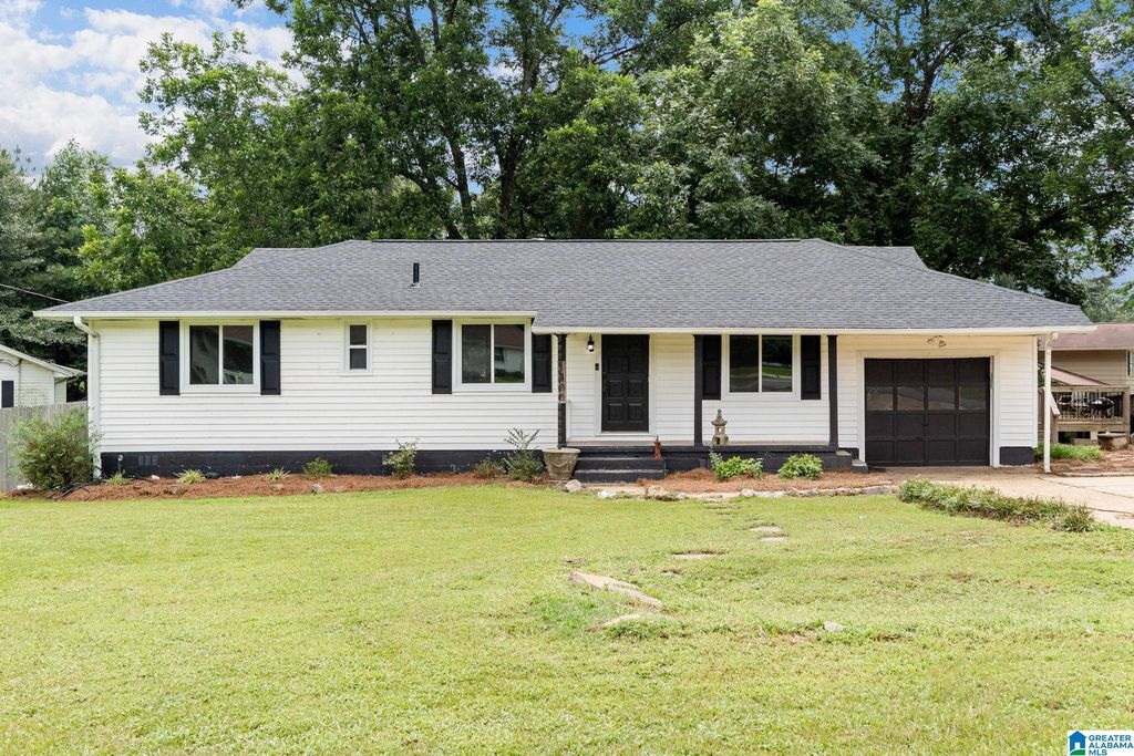 1400 GOLDEN DRIVE, Bessemer, AL 35023
