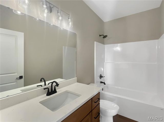 1840 Wellington Lane, Maryville, IL 62062