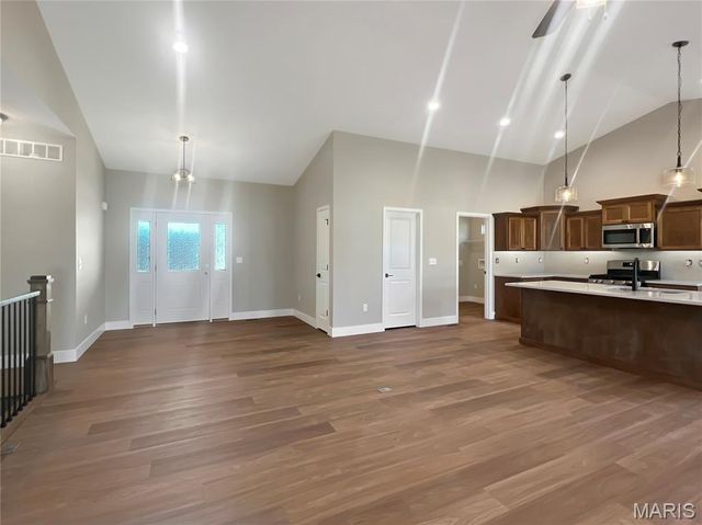 1840 Wellington Lane, Maryville, IL 62062