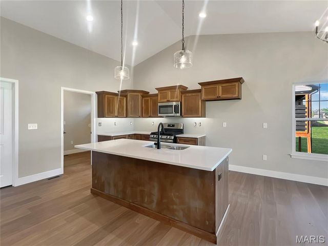 1840 Wellington Lane, Maryville, IL 62062