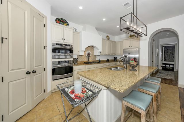 555 Via Amalfi 206, Irving, TX 75039