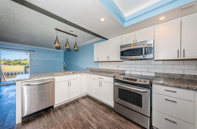 200 MERES BOULEVARD 21, Tarpon Springs, FL 34689