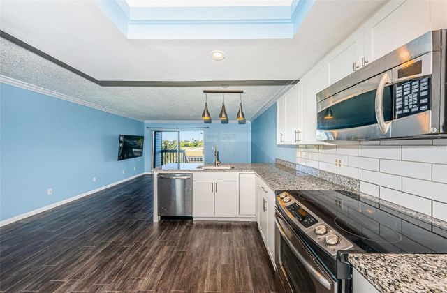 200 MERES BOULEVARD 21, Tarpon Springs, FL 34689